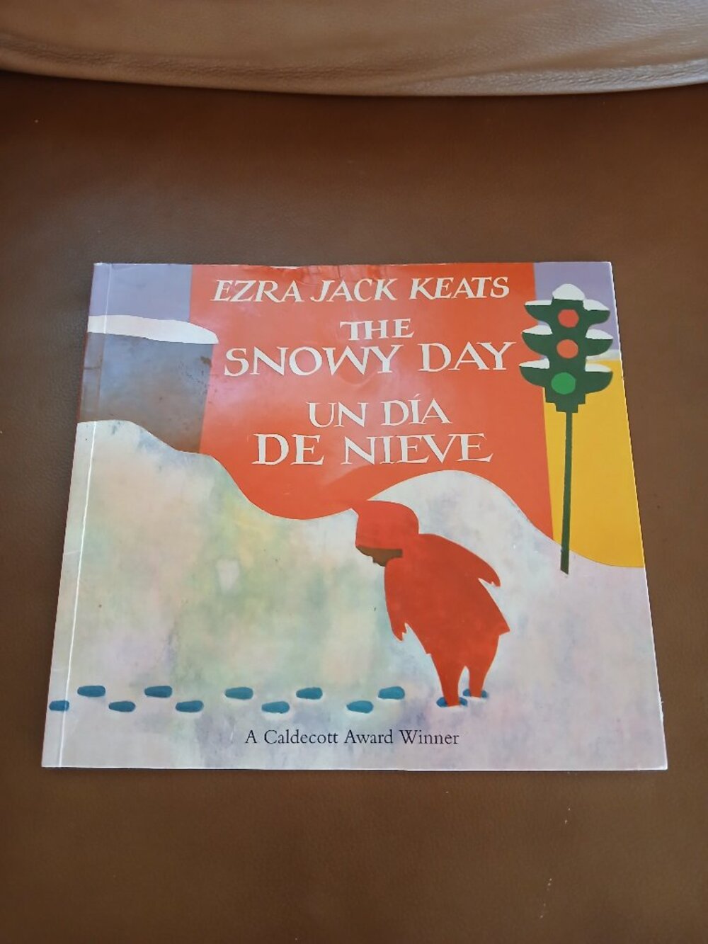 The Snowy Day by Ezra Jack Keats bilingual English/Spanish Used Paperback